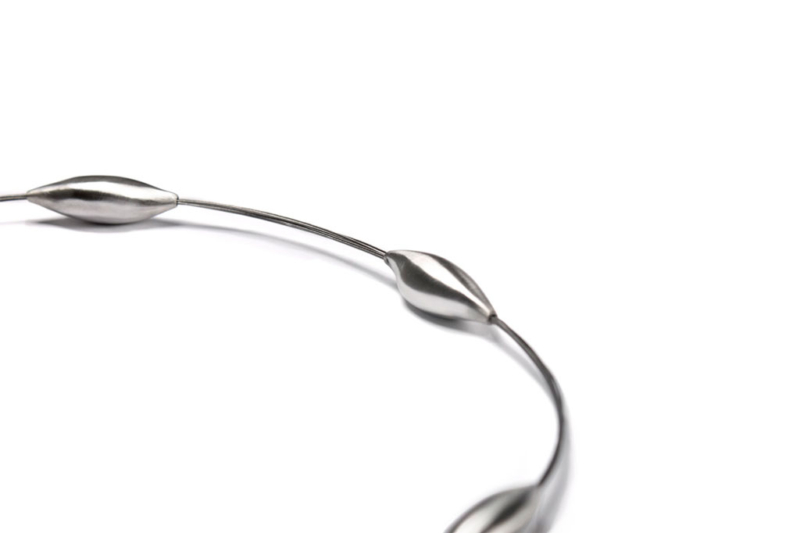 Collar plata y acero hombre