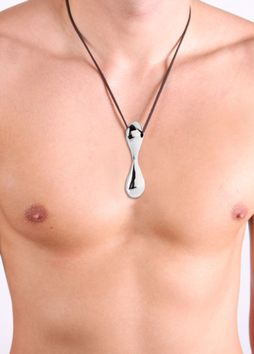 Colgante de plata para hombre con modelo