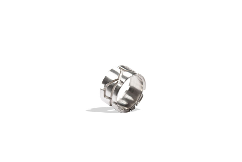 Anillo de plata para hombre macizo