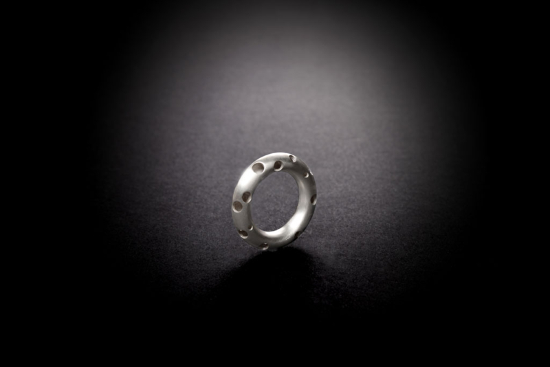 anillo-plata-hombre-VIR-VI